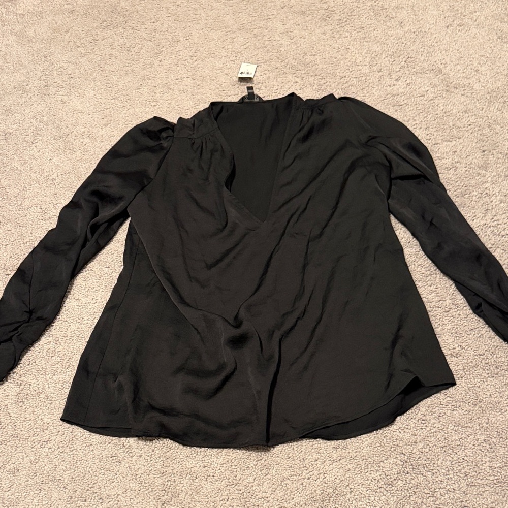 NWT EXPRESS WOMENS BLACK SATIN DEEP V NECK BLOUSE XL